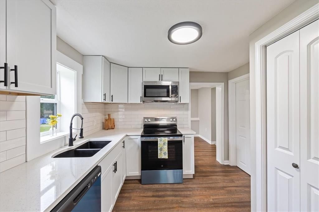 705 Yoeke Street — photo 8