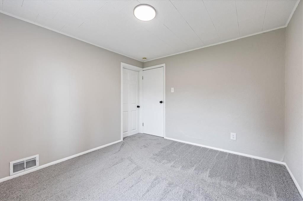 705 Yoeke Street — photo 12