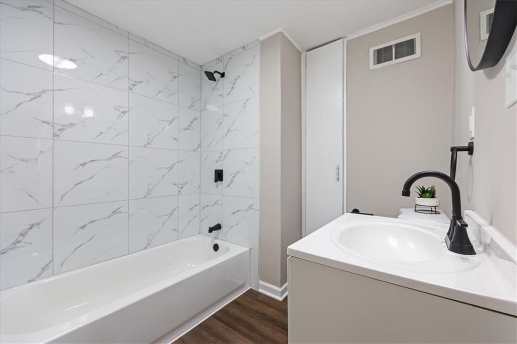 705 Yoeke Street — photo 13