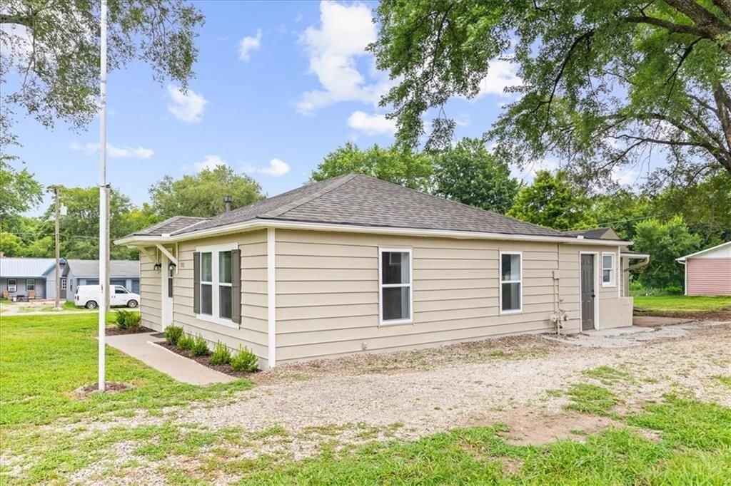 705 Yoeke Street — photo 24