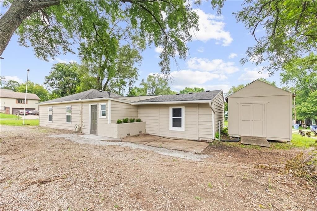 705 Yoeke Street — photo 25