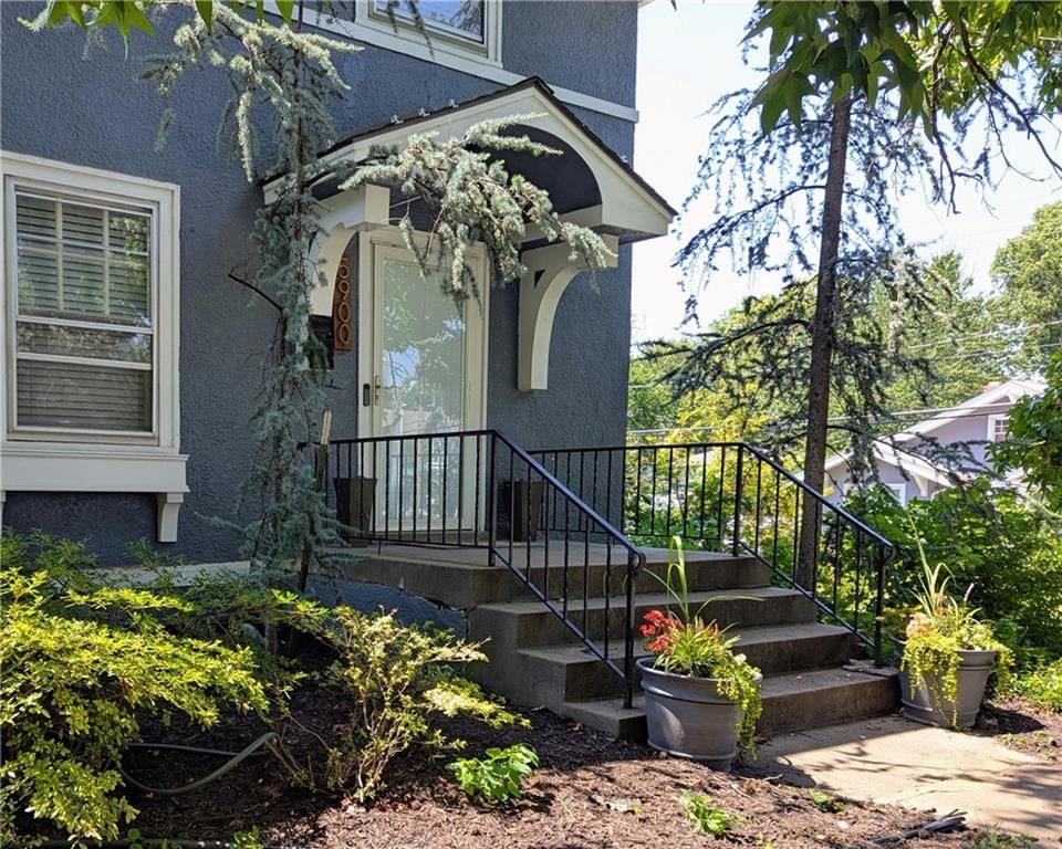 5900 Oak Street — photo 2