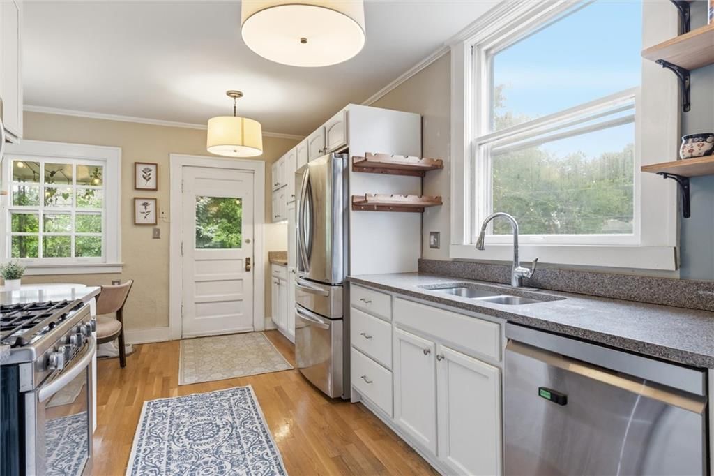 5900 Oak Street — photo 11