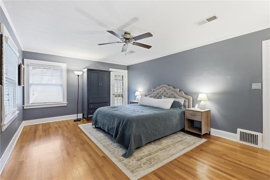 5900 Oak Street — photo 17