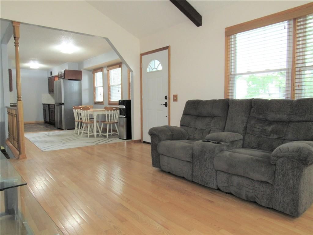 605 E Johnston Street — photo 5