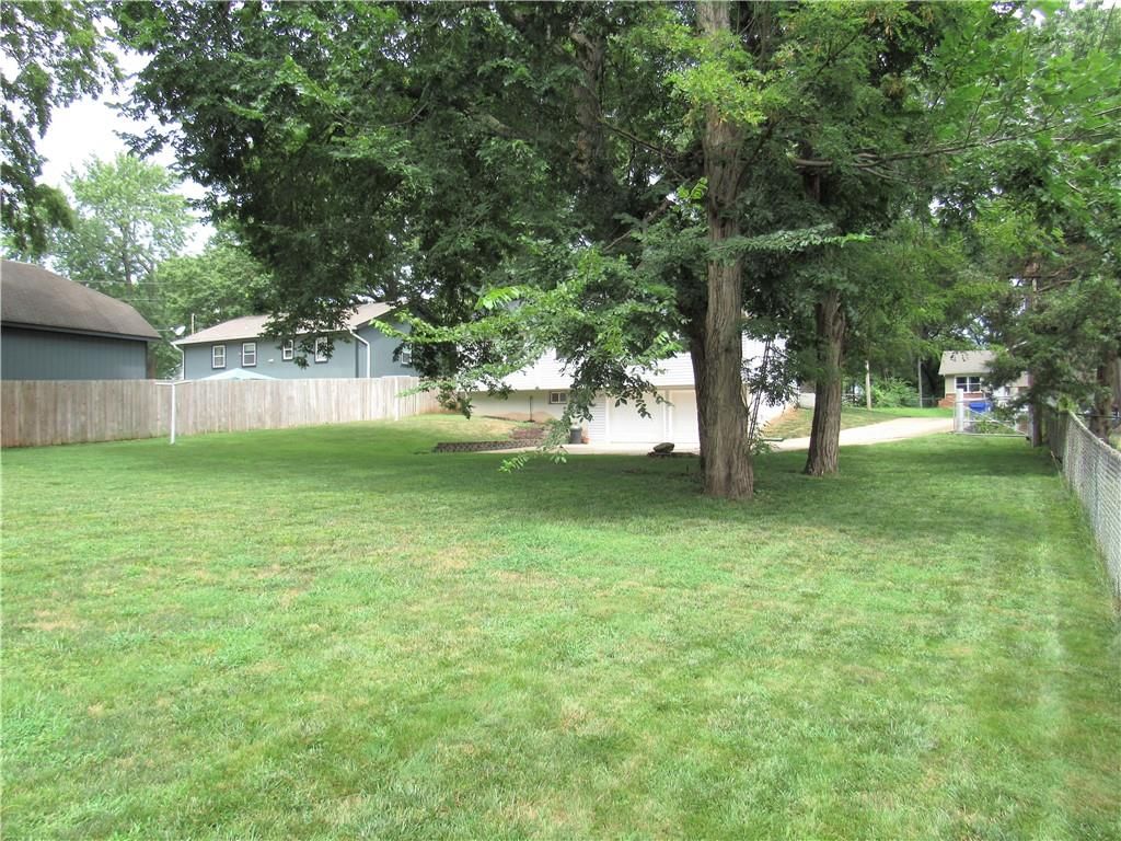 605 E Johnston Street — photo 20