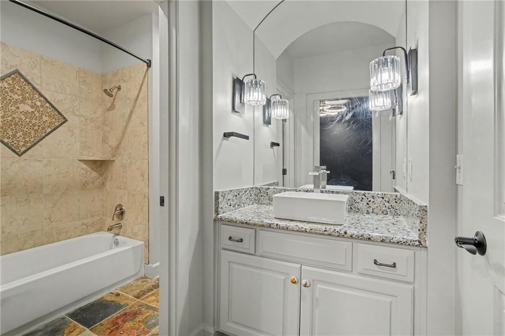 5950 N Saline Avenue — photo 29