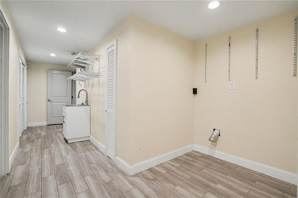 5950 N Saline Avenue — photo 31