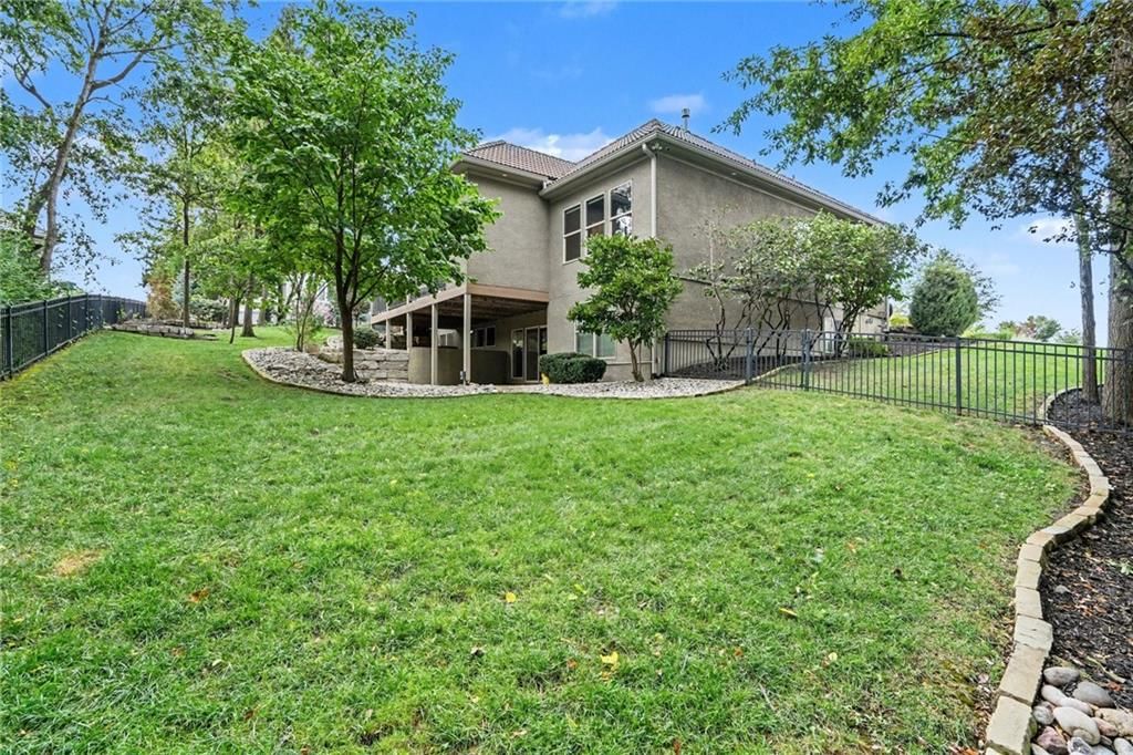 5950 N Saline Avenue — photo 39