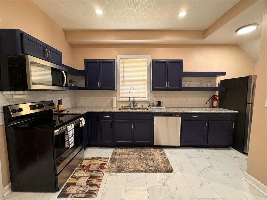 2205 Prospect Avenue — photo 20
