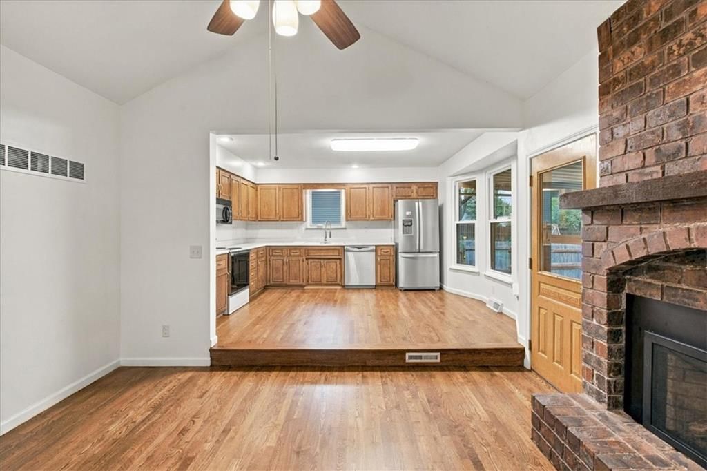 817 E Cothrell Street — photo 18