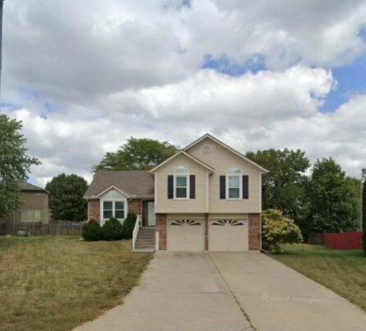 4401 SW Hillside Drive — photo 1