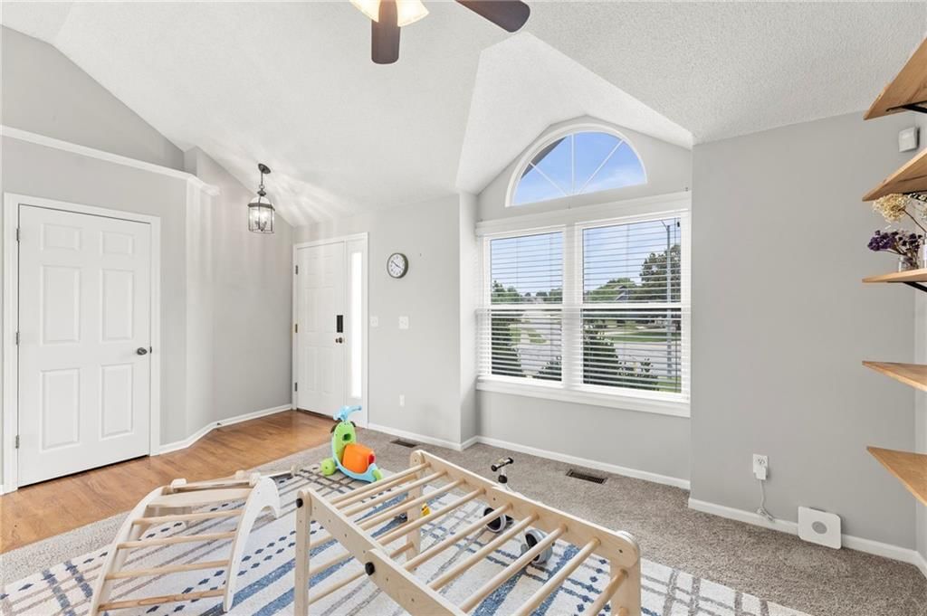4401 SW Hillside Drive — photo 8