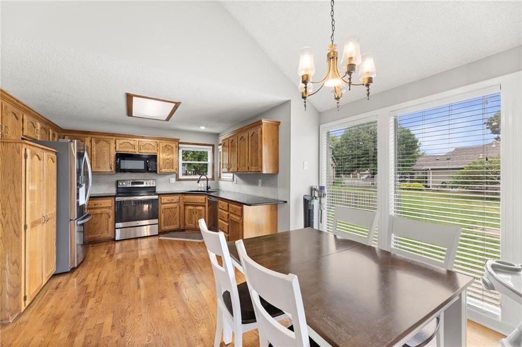 4401 SW Hillside Drive — photo 11