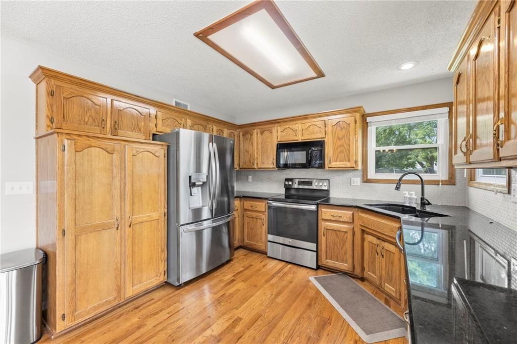 4401 SW Hillside Drive — photo 13