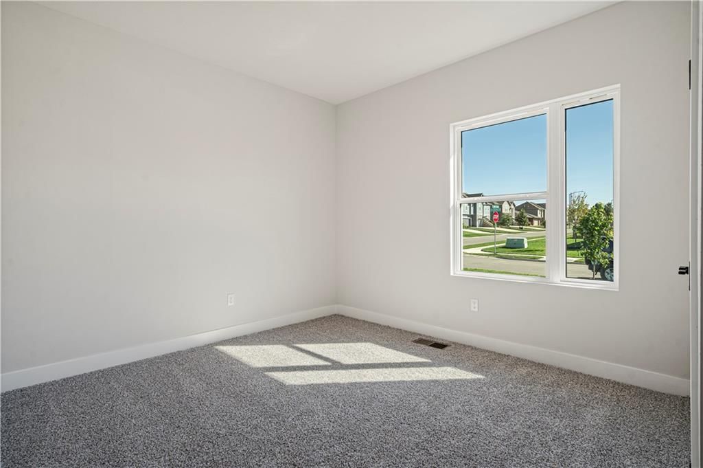 Photo 23 of 29 - 1817 Woodward Circle, Raymore, MO 64083