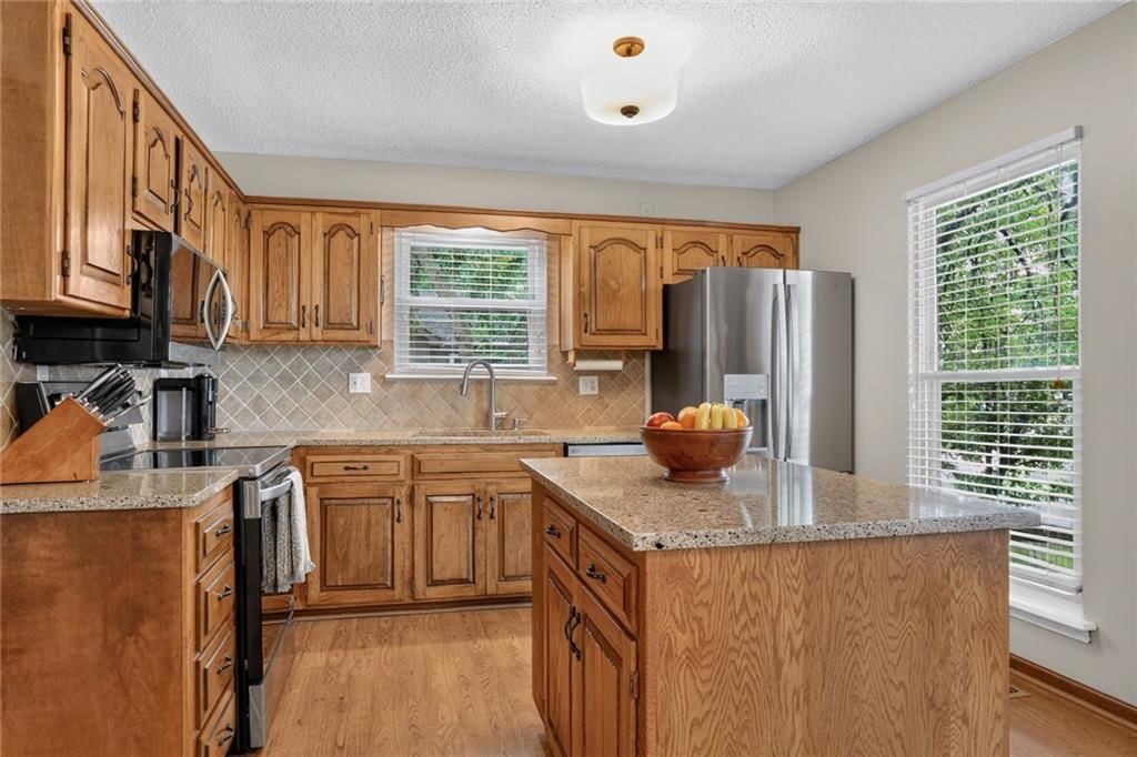 6033 Alden Street — photo 4