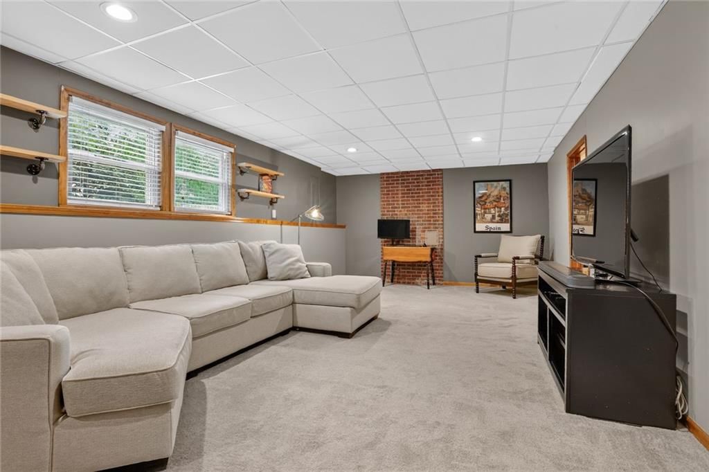 6033 Alden Street — photo 15