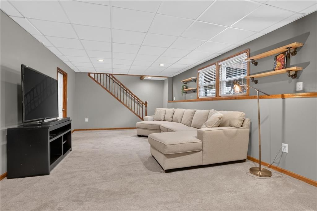6033 Alden Street — photo 16