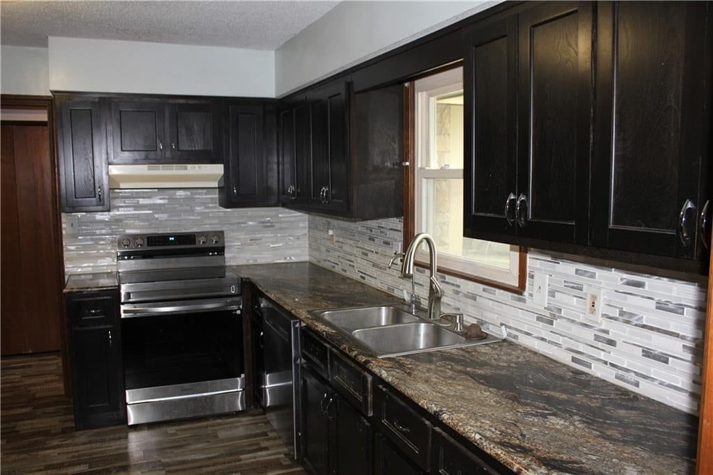 8400 Bradley Court — photo 2