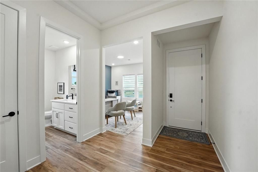 1834 Woodward Circle — photo 2