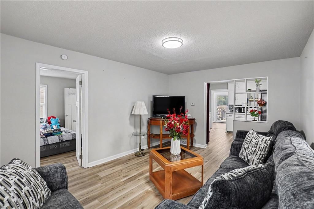 307 W Walter Lane — photo 7