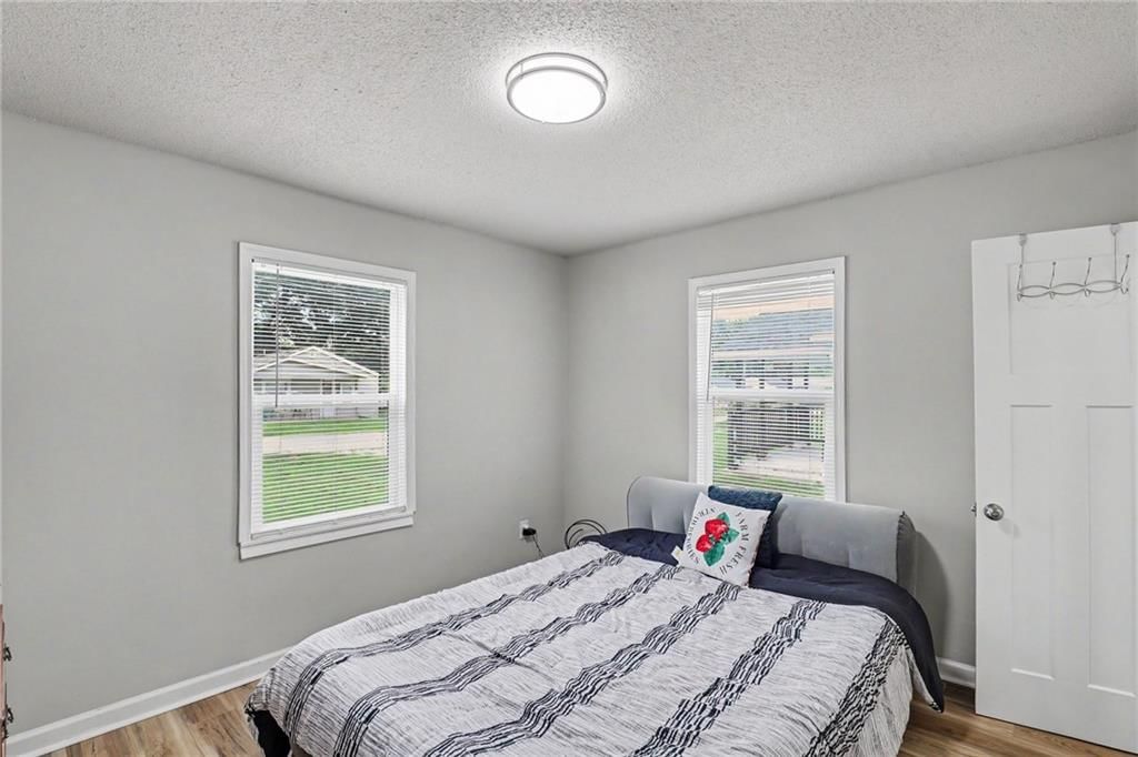 307 W Walter Lane — photo 16