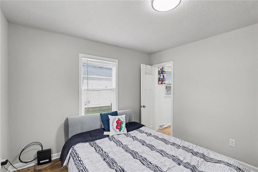 307 W Walter Lane — photo 18