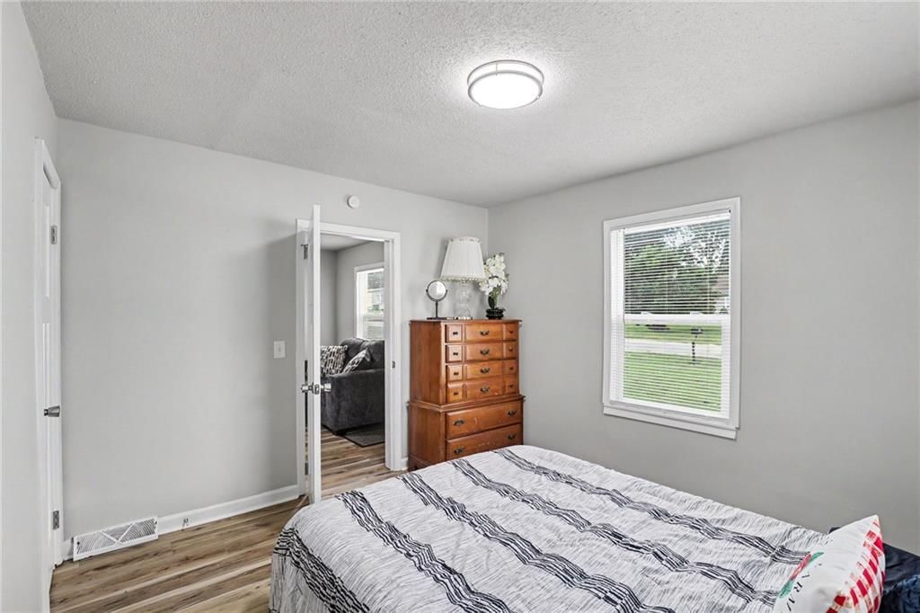 307 W Walter Lane — photo 19