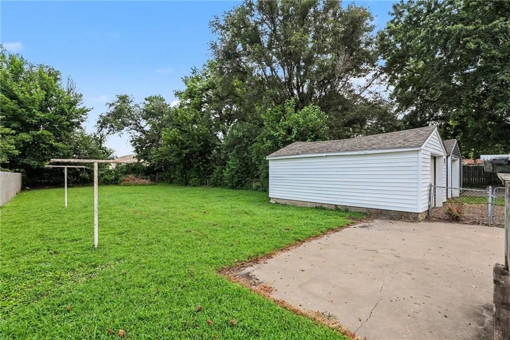 307 W Walter Lane — photo 24