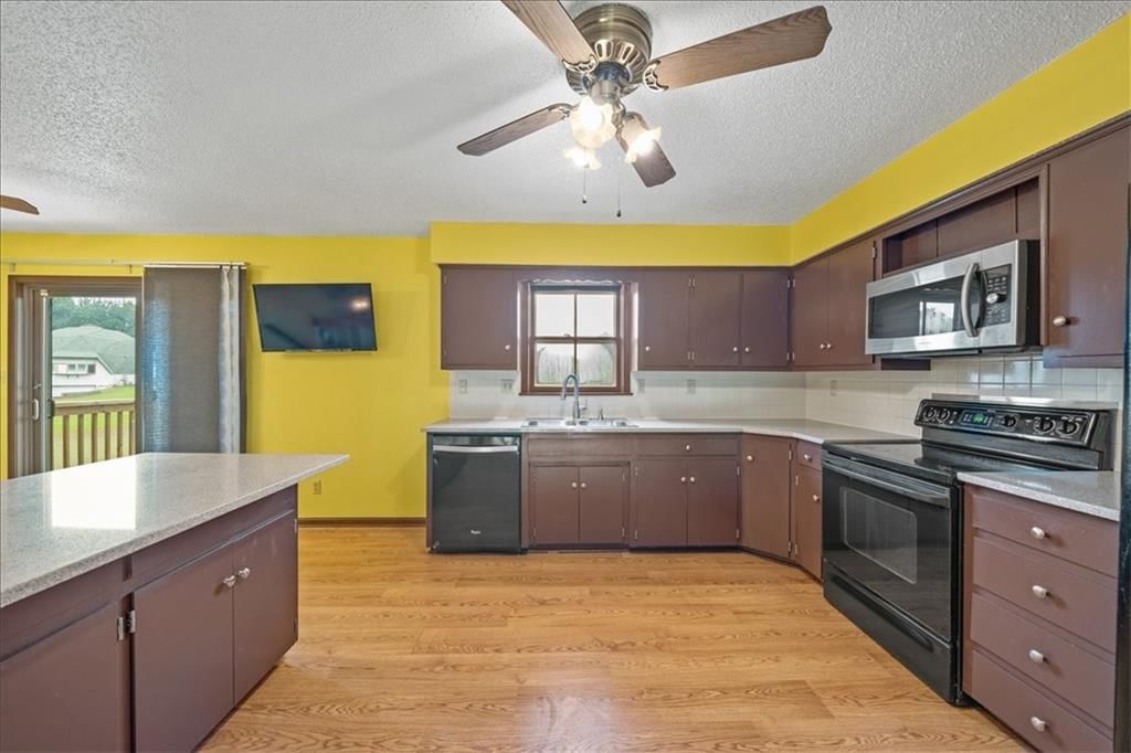 12915 Meadowlark Street — photo 9