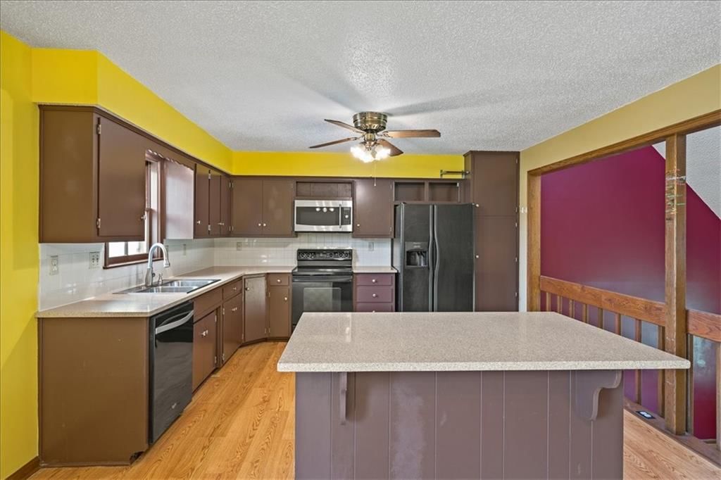 12915 Meadowlark Street — photo 12