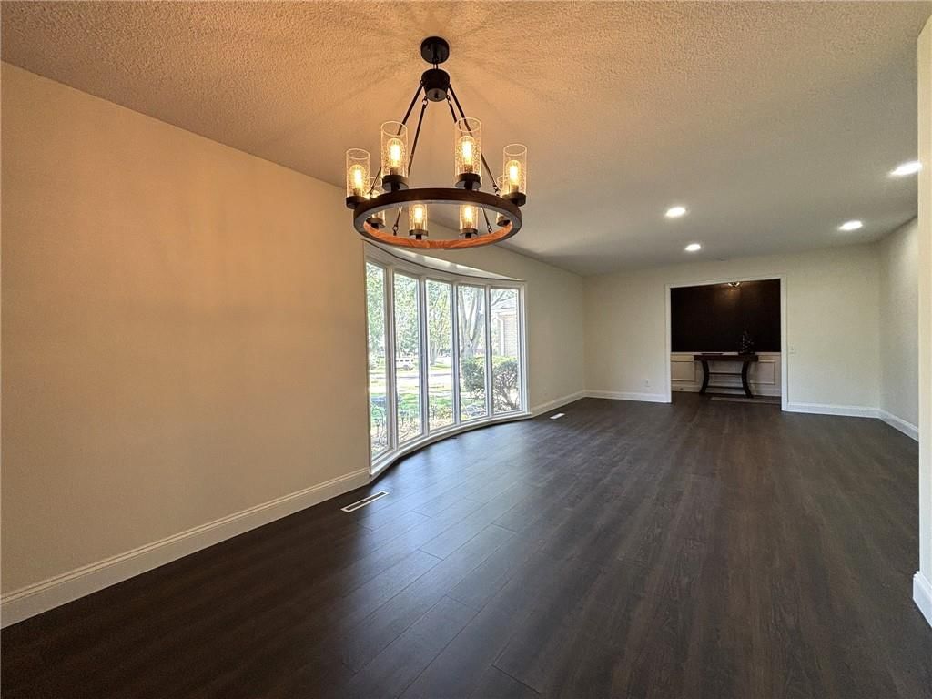 4910 Briarwood Lane — photo 9