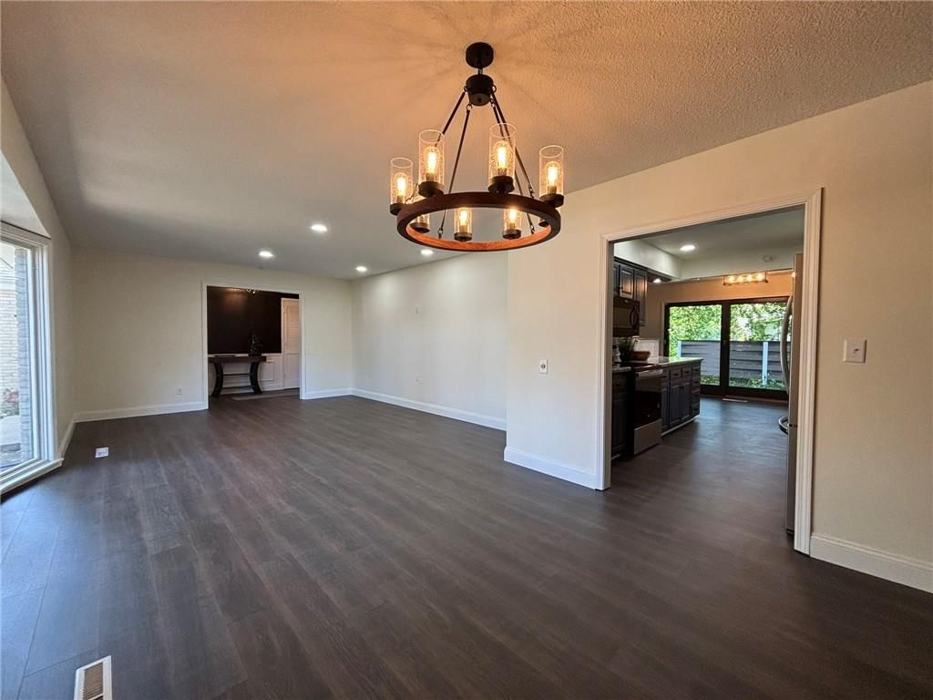 4910 Briarwood Lane — photo 10