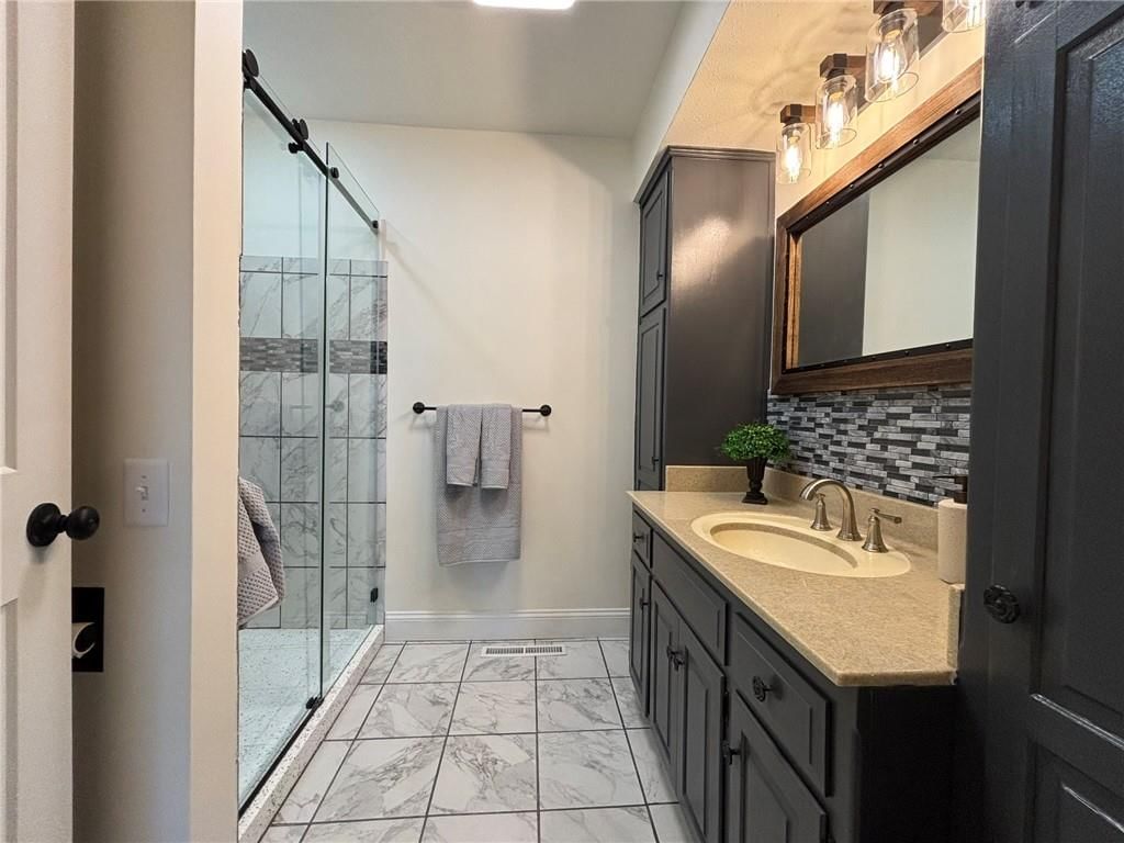 4910 Briarwood Lane — photo 20