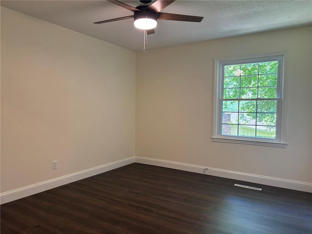 4910 Briarwood Lane — photo 24