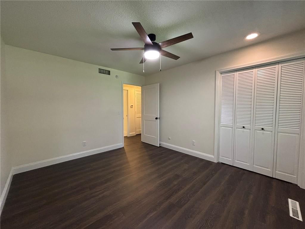 4910 Briarwood Lane — photo 25