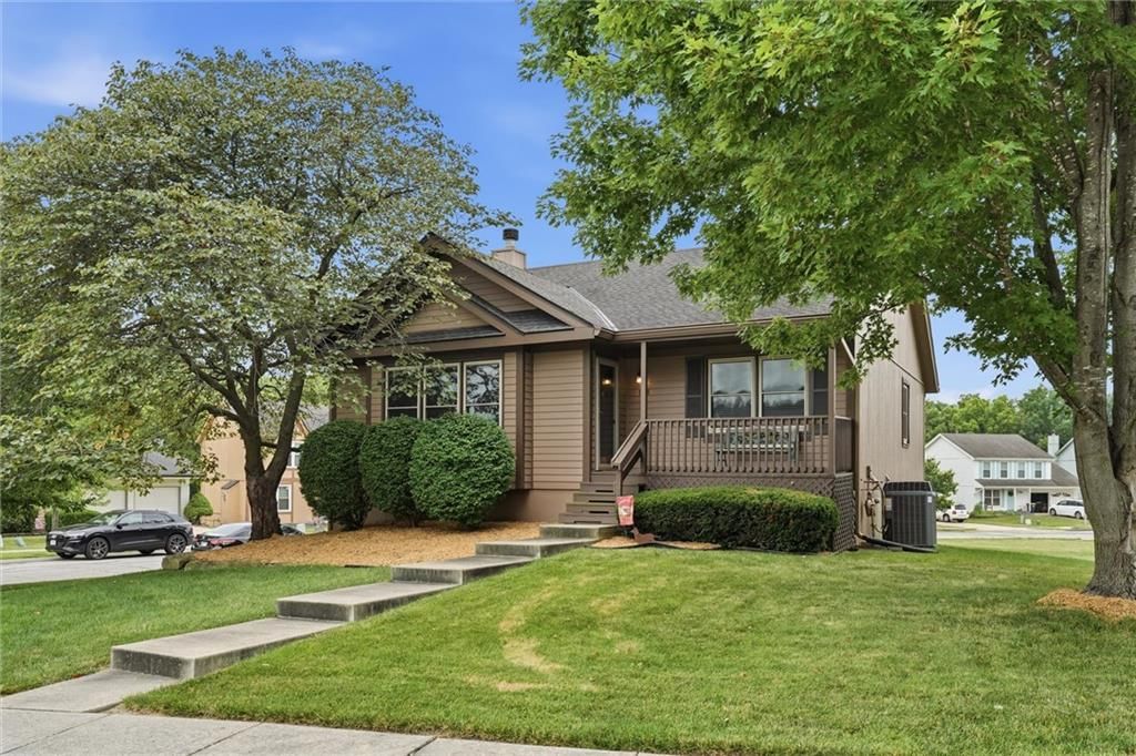6114 N Evans Avenue — photo 3