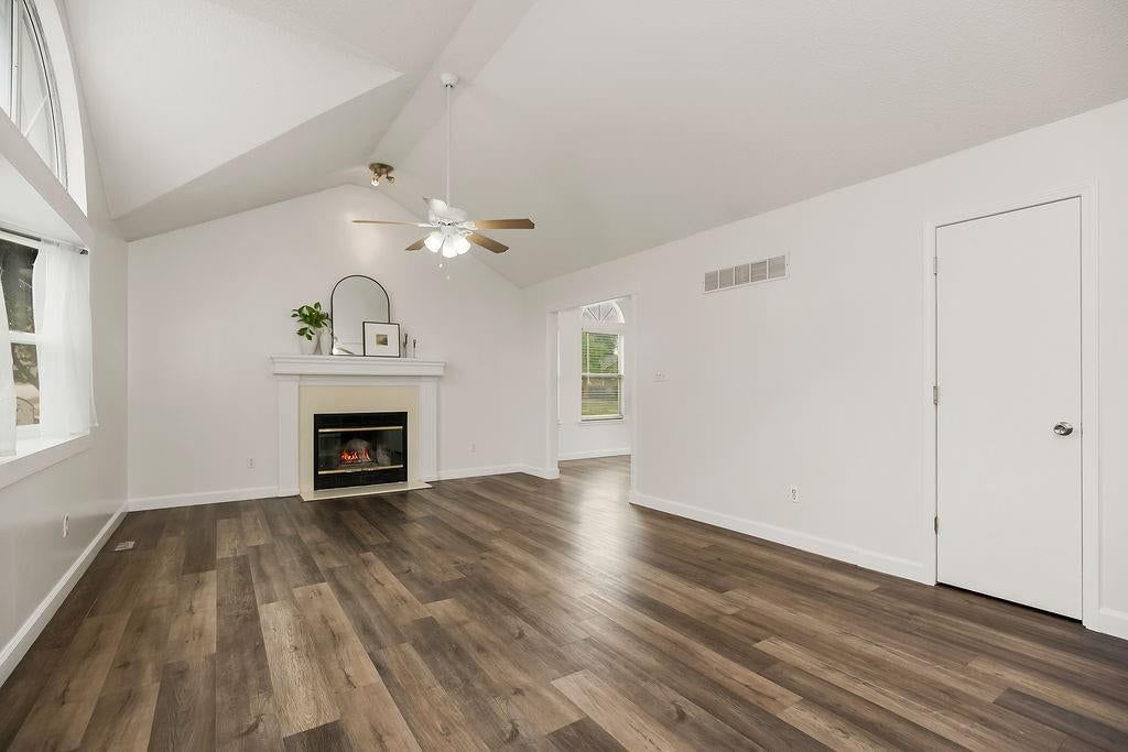 2133 NE Chipman Road — photo 6