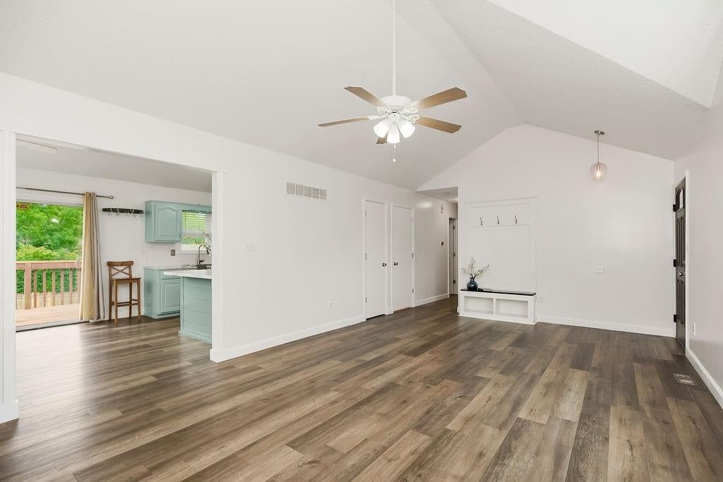 2133 NE Chipman Road — photo 7