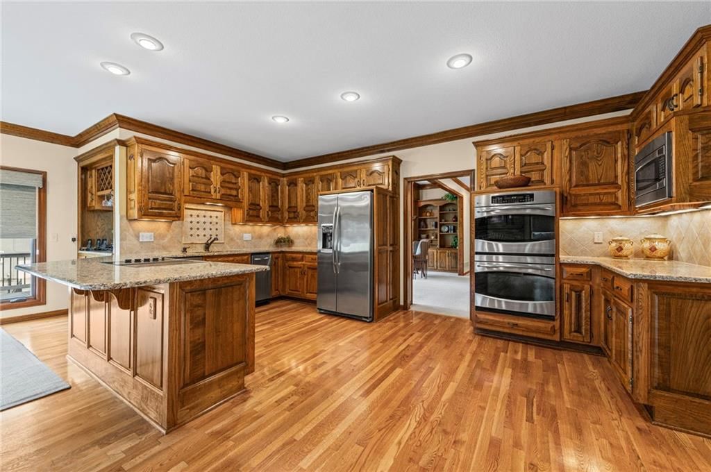 Photo 9 of 71 - 12600 Flint Street, Overland Park, KS 66213
