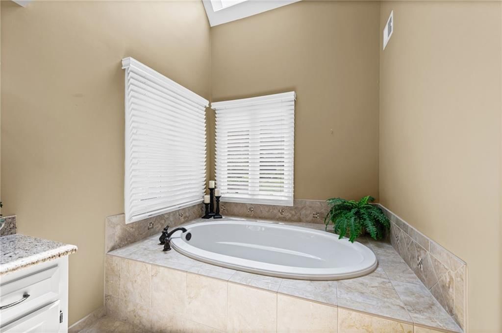 Photo 23 of 71 - 12600 Flint Street, Overland Park, KS 66213