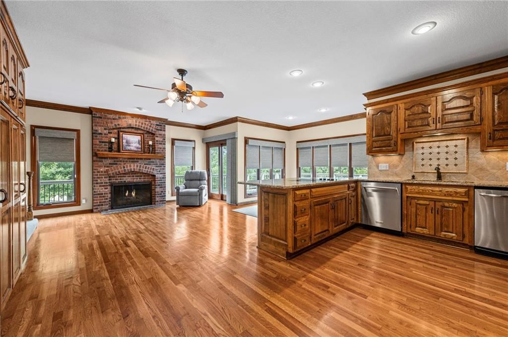 Photo 10 of 71 - 12600 Flint Street, Overland Park, KS 66213