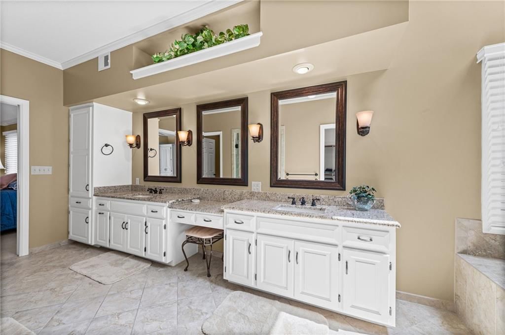 Photo 24 of 71 - 12600 Flint Street, Overland Park, KS 66213