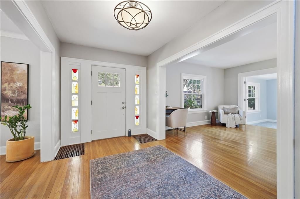 6124 Oak Street — photo 5