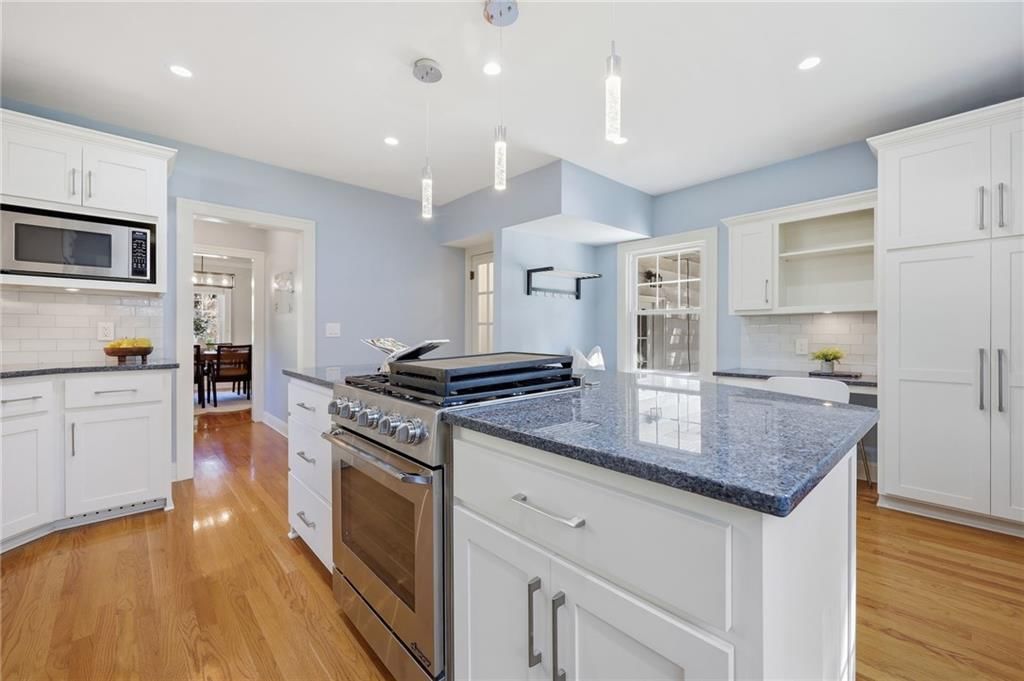 6124 Oak Street — photo 11