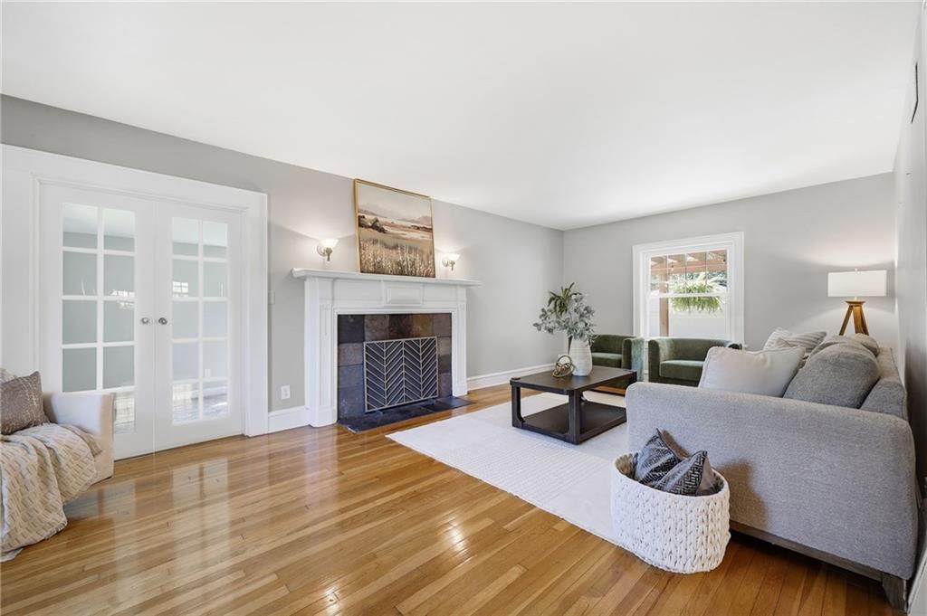 6124 Oak Street — photo 16