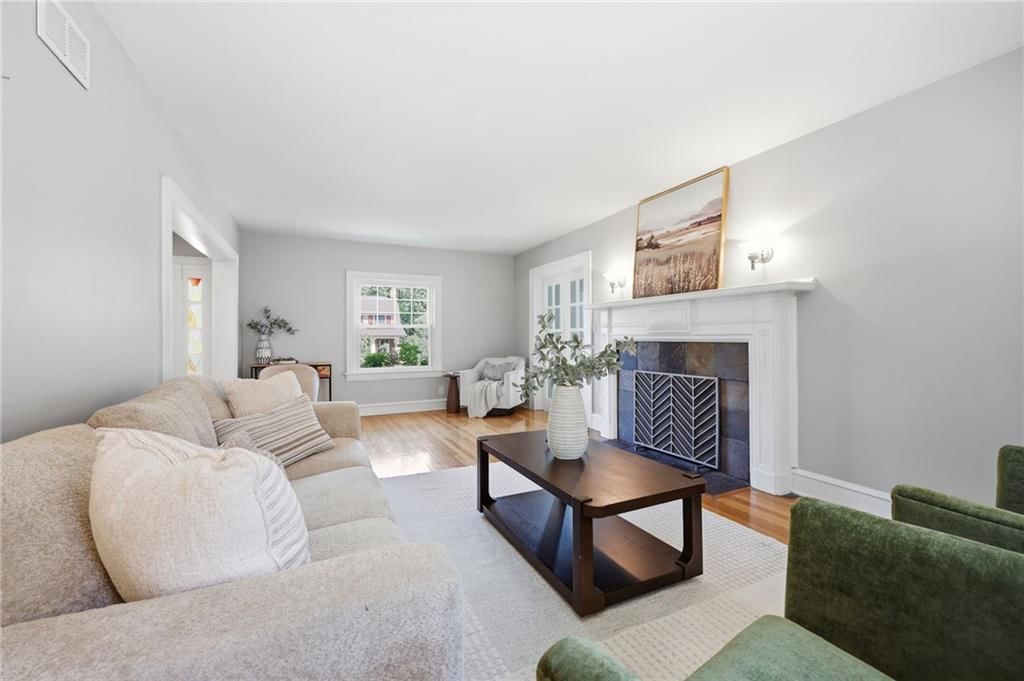 6124 Oak Street — photo 17