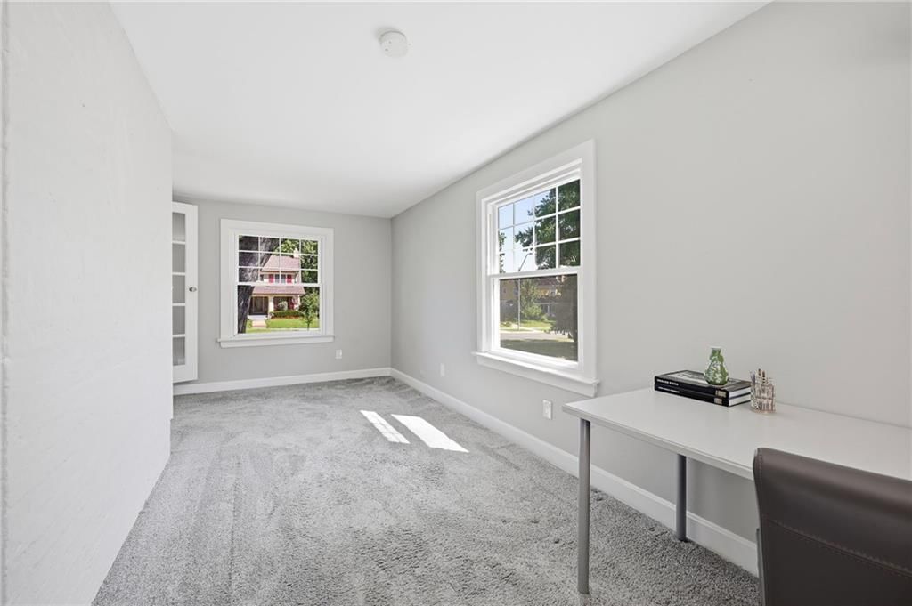 6124 Oak Street — photo 20