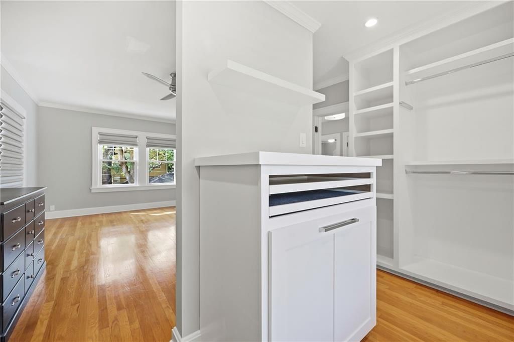 6124 Oak Street — photo 28